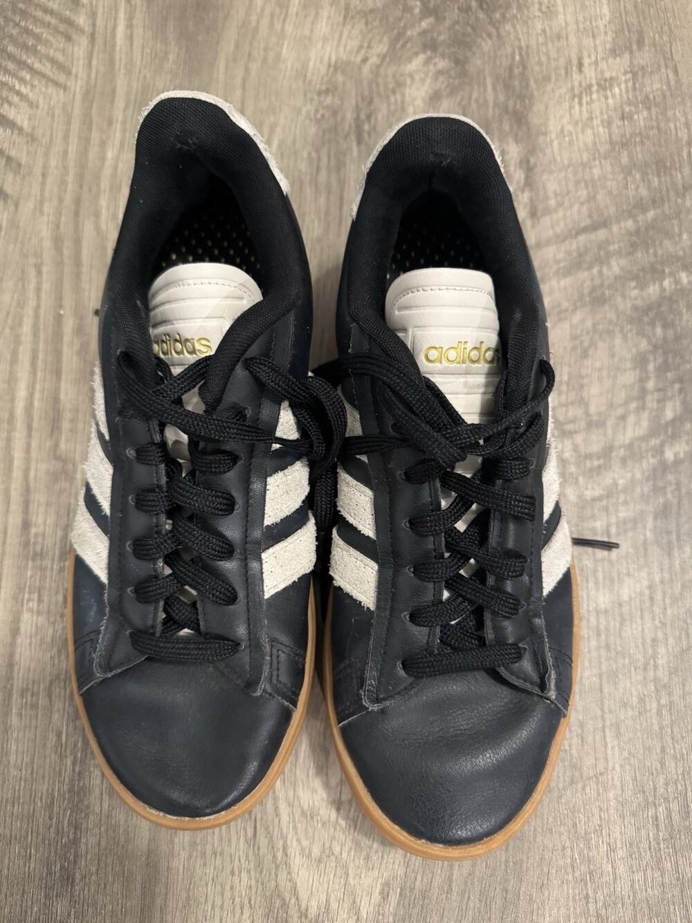 Adidas Classic Court Base GY7050 Men’s 7.5 Black White Gum Sole Sneakers